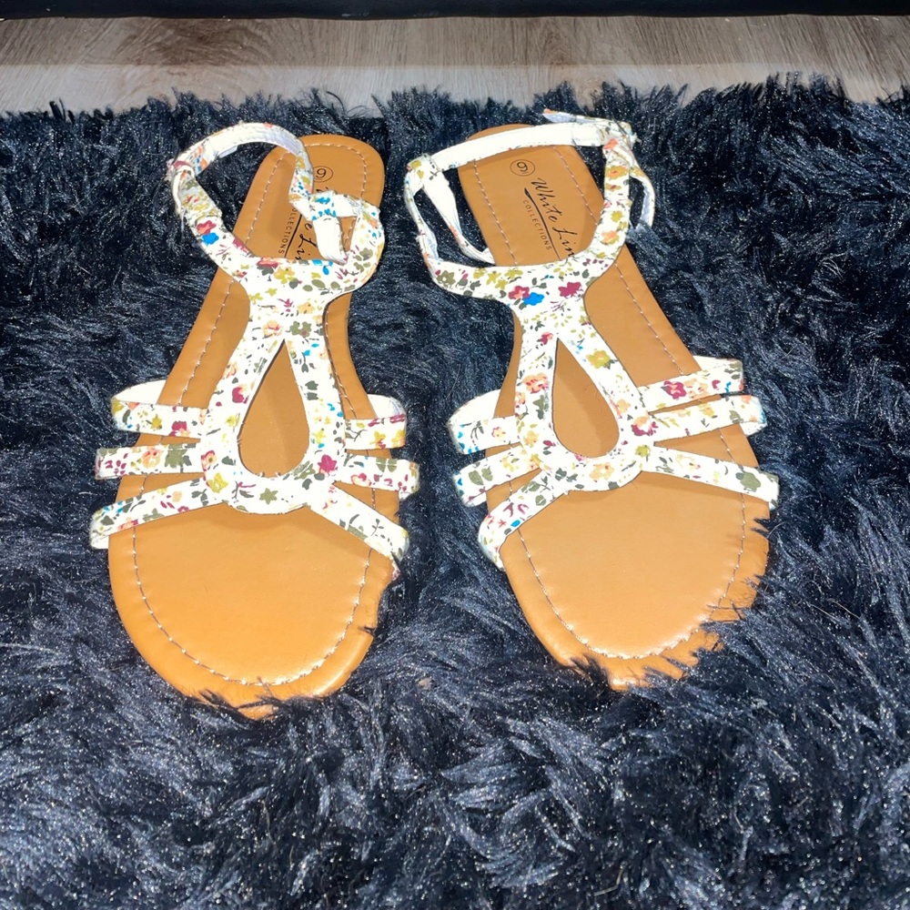 Floral Print Sandals 💐